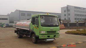 解放輕卡化工液體運(yùn)輸車(chē) 價(jià)格、參數(shù)、圖片及廠家介紹